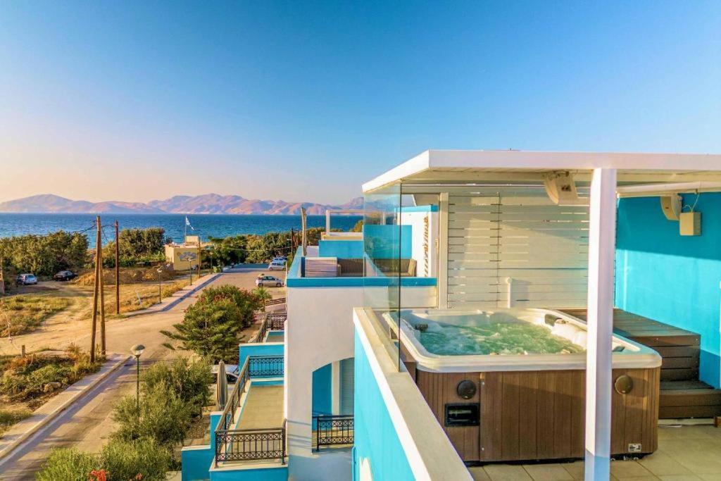 Seabreeze Villa - With Jacuzzi & Heated Pool Mastihari Exterior photo