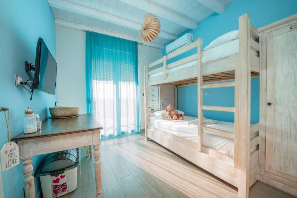 Seabreeze Villa - With Jacuzzi & Heated Pool Mastihari Exterior photo