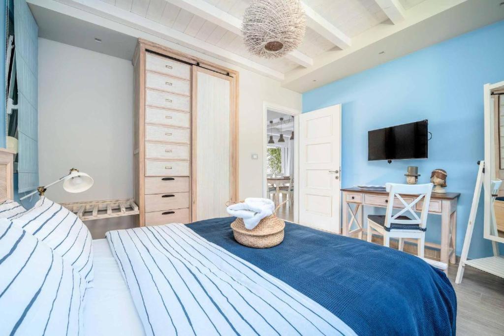 Seabreeze Villa - With Jacuzzi & Heated Pool Mastihari Exterior photo