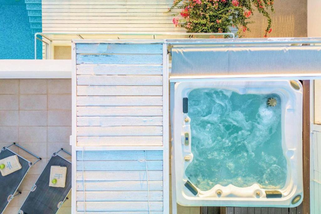 Seabreeze Villa - With Jacuzzi & Heated Pool Mastihari Exterior photo