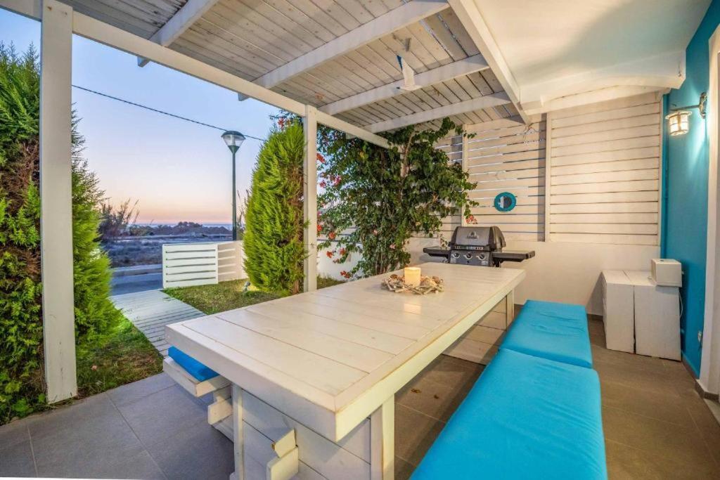 Seabreeze Villa - With Jacuzzi & Heated Pool Mastihari Exterior photo