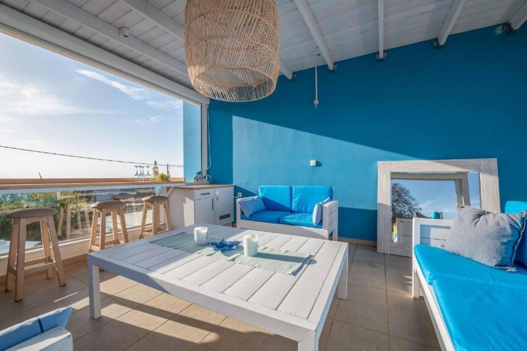 Seabreeze Villa - With Jacuzzi & Heated Pool Mastihari Exterior photo